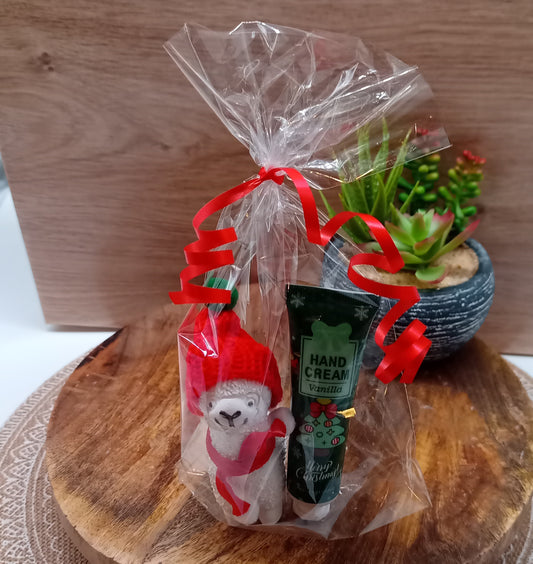 Geschenktüte für Weihnachten und Nikolaus. Mit Alpaka und Handcreme